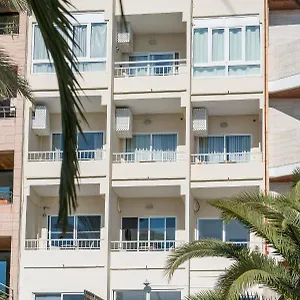 https://hostal-vista-alegre-port-dalcudia.balearic-islands.net